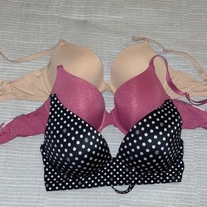 Victoria’s Secret 34 D bras